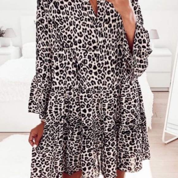 Azura Dresses & Skirts - HP💝Leopard print neck swing mini dress